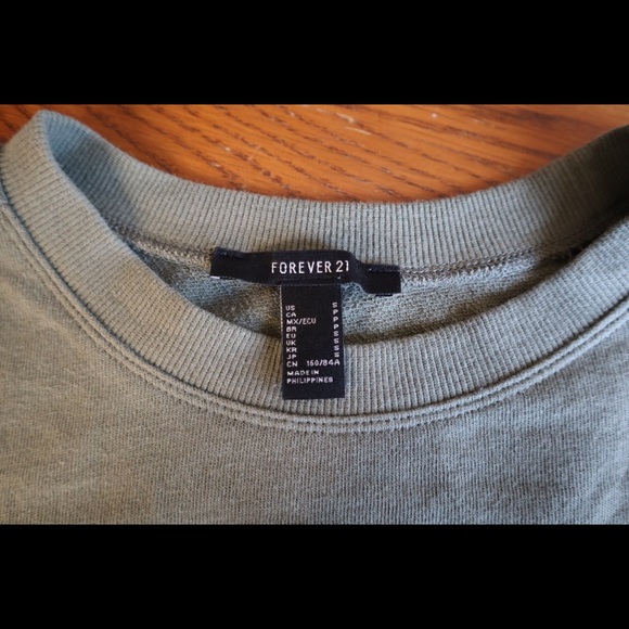 Forever 21 Cropped Olive Green Sweatshirt - Picture 2 of 2
